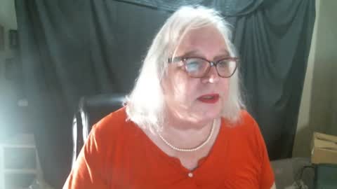 Snapshot of sissydianetx chatting on 03/05/25, 12:38 Sissy Diane online show from 03/05/25, 12:38