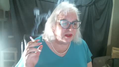 Snapshot of sissydianetx chatting on 03/06/25, 12:32 Sissy Diane online show from 03/06/25, 12:32
