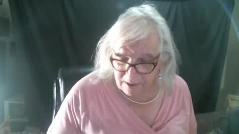 Snapshot of sissydianetx chatting on 03/08/25, 12:33 Sissy Diane online show from 03/08/25, 12:33
