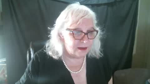 Snapshot of sissydianetx chatting on 09/15/25, 11:38 Sissy Diane online show from 09/15/25, 11:38