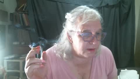 Snapshot of sissydianetx chatting on 10/22/25, 11:37 Sissy Diane online show from 10/22/25, 11:37