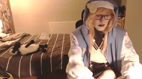 Snapshot of sissygothx chatting on 12/05/25, 01:03 SissyGothx online show from 12/05/25, 01:03