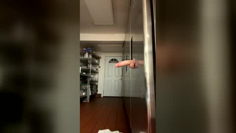 Snapshot of sissymiles chatting on 12/21/25, 09:49 SissyMiles online show from 12/21/25, 09:49