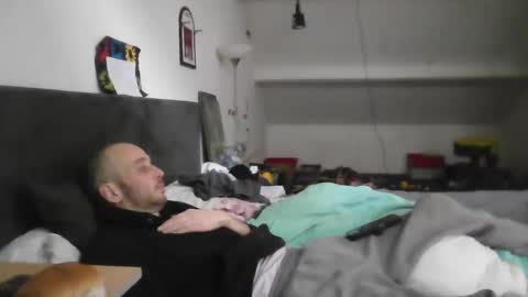 Snapshot of sissymisstress84 chatting on 12/24/24, 10:01 Michel online show from 12/24/24, 10:01