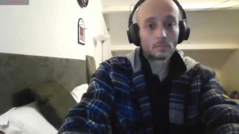 Snapshot of sissymisstress84 chatting on 12/26/24, 04:43 Michel online show from 12/26/24, 04:43