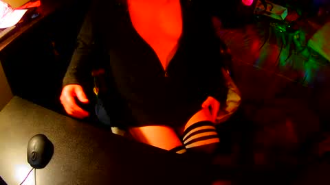 red online show from 09/21/25, 07:59