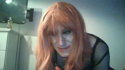 Snapshot of sissysara4fun chatting on 09/14/25, 07:18 I messy facials online show from 09/14/25, 07:18