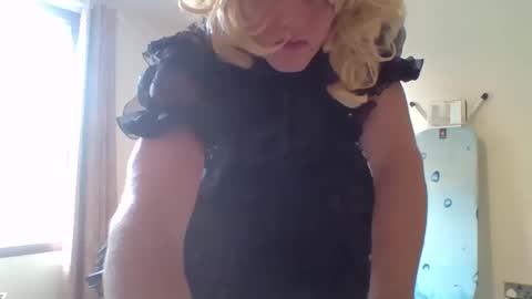 Snapshot of sissysteph00 chatting on 05/07/26, 04:01 sissysteph00 online show from 05/07/26, 04:01