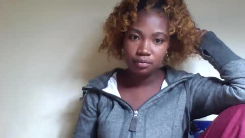 sisyh697532 online show from 05/13/26, 08:55
