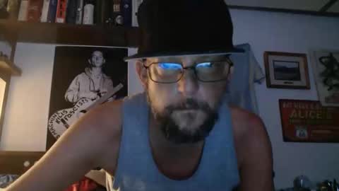 Snapshot of situationallefty chatting on 12/20/25, 07:48 Situational Lefty online show from 12/20/25, 07:48