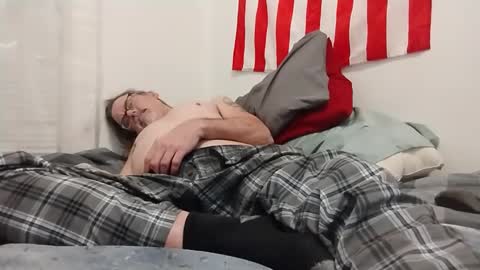 Snapshot of six_will_do chatting on 12/16/24, 05:17 Jimmy B online show from 12/16/24, 05:17