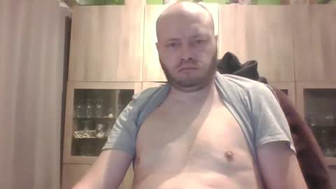 Snapshot of sixten113 chatting on 04/21/26, 06:09 sixten113 online show from 04/21/26, 06:09