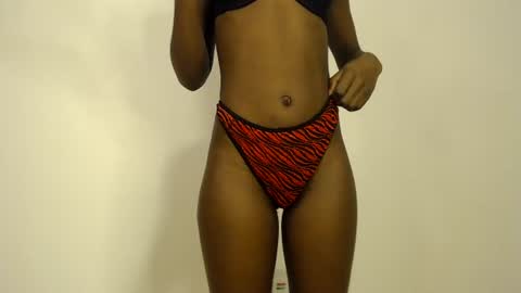 Snapshot of sizzly_ass chatting on 06/14/26, 03:03 sizzly_ass online show from 06/14/26, 03:03