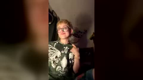 Snapshot of sk8rboi_twink chatting on 06/23/26, 06:00 sk8rboi_twink online show from 06/23/26, 06:00