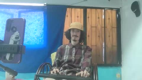Snapshot of sk8sir chatting on 02/15/26, 04:36 sk8sir online show from 02/15/26, 04:36
