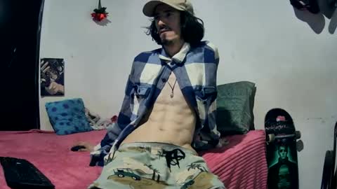Snapshot of sk8sir chatting on 08/09/26, 12:34 sk8sir online show from 08/09/26, 12:34