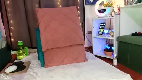 Skarlleth online show from 11/25/25, 03:56