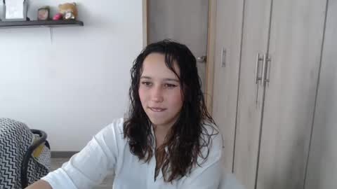 Snapshot of skarlet_adams chatting on 12/09/24, 06:46 Alice online show from 12/09/24, 06:46