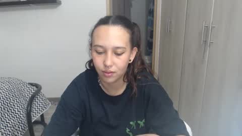 Snapshot of skarlet_adams chatting on 12/19/24, 10:53 Alice online show from 12/19/24, 10:53