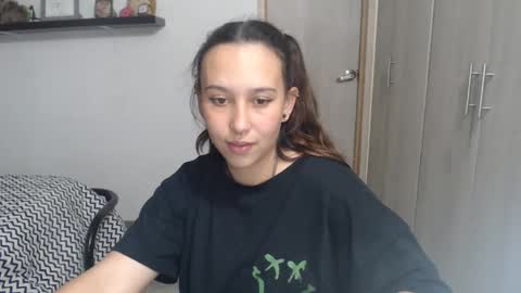 Snapshot of skarlet_adams chatting on 12/20/24, 01:58 Alice online show from 12/20/24, 01:58