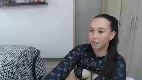 Snapshot of skarlet_adams chatting on 12/23/24, 05:43 Alice online show from 12/23/24, 05:43