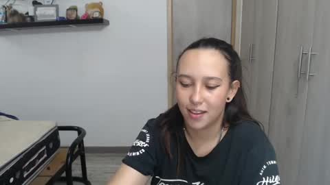 Snapshot of skarlet_adams chatting on 12/30/24, 12:00 Alice online show from 12/30/24, 12:00