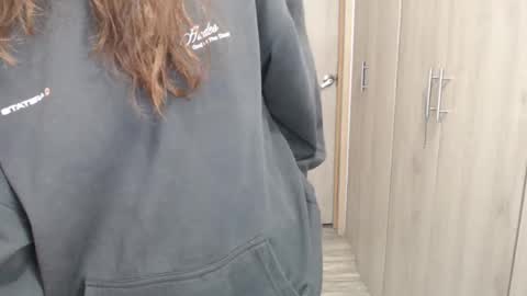 Snapshot of skarlet_adams chatting on 01/10/25, 12:06 Alice online show from 01/10/25, 12:06