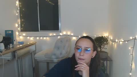 Snapshot of skarlet_adams chatting on 01/31/25, 12:50 Alice online show from 01/31/25, 12:50