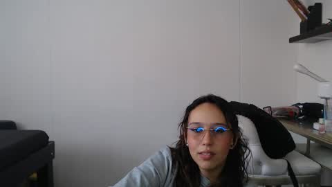 Snapshot of skarlet_adams chatting on 02/05/25, 02:37 Alice online show from 02/05/25, 02:37