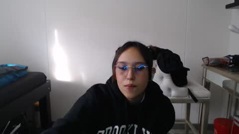 Snapshot of skarlet_adams chatting on 02/06/25, 09:17 Alice online show from 02/06/25, 09:17