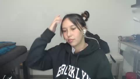 Snapshot of skarlet_adams chatting on 02/07/25, 02:40 Alice online show from 02/07/25, 02:40