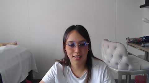 Snapshot of skarlet_adams chatting on 02/10/25, 07:07 Alice online show from 02/10/25, 07:07