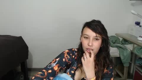 Snapshot of skarlet_adams chatting on 02/14/25, 02:28 Alice online show from 02/14/25, 02:28