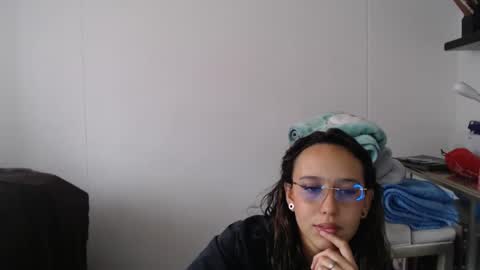 Snapshot of skarlet_adams chatting on 02/18/25, 07:09 Alice online show from 02/18/25, 07:09