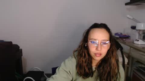 Snapshot of skarlet_adams chatting on 03/05/25, 02:57 Alice online show from 03/05/25, 02:57