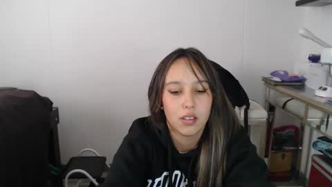 Snapshot of skarlet_adams chatting on 03/06/25, 05:54 Alice online show from 03/06/25, 05:54