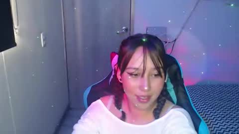 Snapshot of skarlet_adams chatting on 02/19/26, 10:06 Alice online show from 02/19/26, 10:06