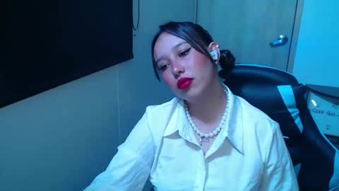 Snapshot of skarlet_adams chatting on 03/18/26, 09:29 Alice online show from 03/18/26, 09:29