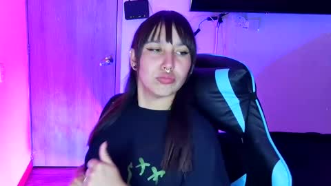 Snapshot of skarlet_adams chatting on 04/07/26, 10:42 Alice online show from 04/07/26, 10:42