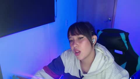 Snapshot of skarlet_adams chatting on 04/21/26, 02:51 Alice online show from 04/21/26, 02:51