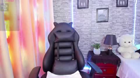 Snapshot of skarleth__rose chatting on 04/14/26, 08:15 Skarleth online show from 04/14/26, 08:15