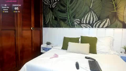 Snapshot of skarletkiss_ chatting on 04/23/26, 05:59 skarletkiss_ online show from 04/23/26, 05:59