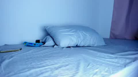 Snapshot of skarletsexy chatting on 04/13/26, 11:27 Skarlet online show from 04/13/26, 11:27