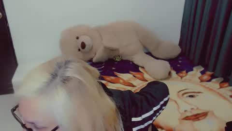 Snapshot of skarlett2072 chatting on 03/13/26, 11:17 Arlett online show from 03/13/26, 11:17