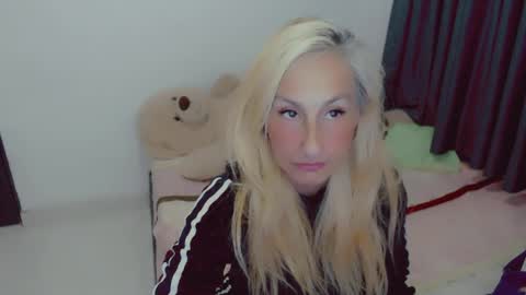 Snapshot of skarlett2072 chatting on 04/02/26, 02:04 Arlett online show from 04/02/26, 02:04