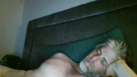 Snapshot of skataz89999 chatting on 11/16/25, 05:51 AJAY online show from 11/16/25, 05:51