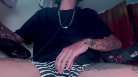 Snapshot of skateboy444 chatting on 03/27/26, 08:26 king online show from 03/27/26, 08:26