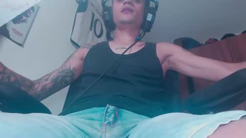 Snapshot of skateboy444 chatting on 06/22/26, 05:37 king online show from 06/22/26, 05:37