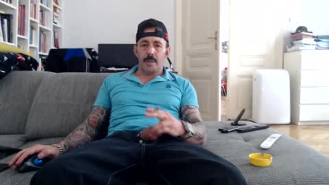 Snapshot of skaterproll chatting on 04/13/26, 09:48 skaterproll online show from 04/13/26, 09:48