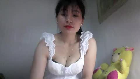 Snapshot of skie1111 chatting on 04/28/26, 01:04 Shie online show from 04/28/26, 01:04